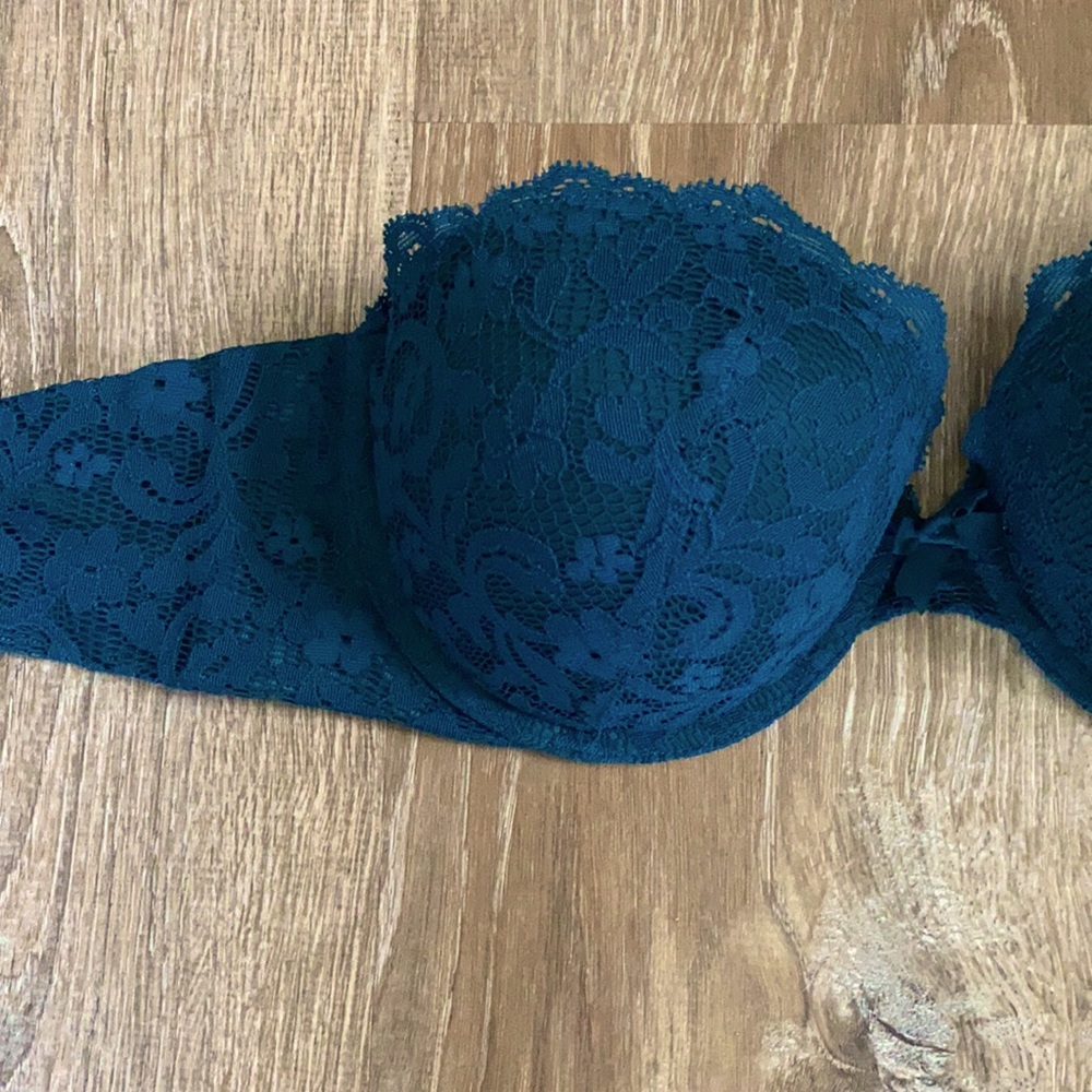 Beautiful teal lace strapless push-up balconette  from Aerie size 36C like new